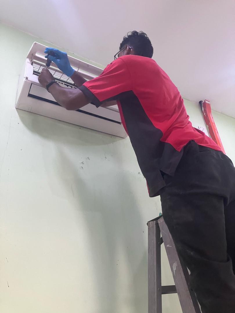 Aircond service & install